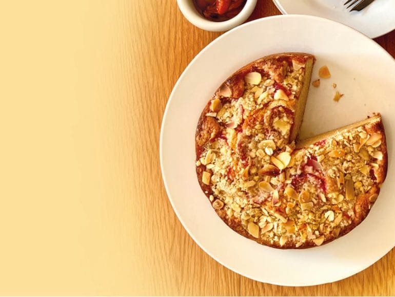 Plum crumble cake