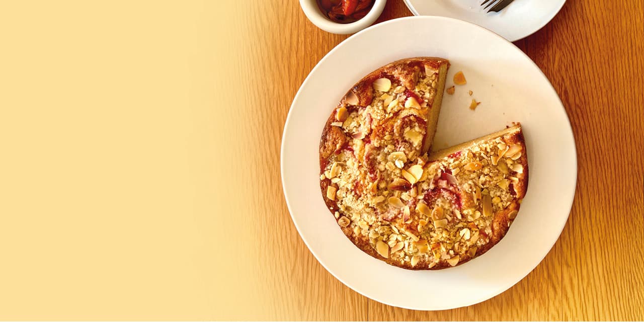 Plum crumble cake
